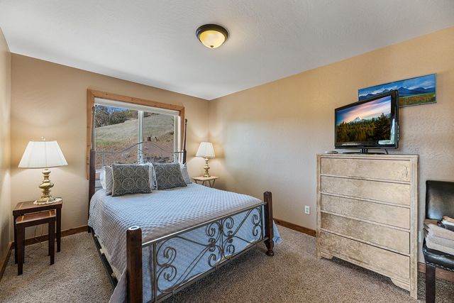 12673 Highway 99 S, Ashland, OR 97520