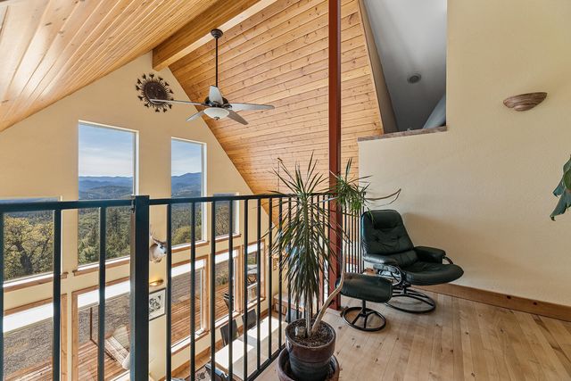 12673 Highway 99 S, Ashland, OR 97520