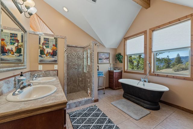 12673 Highway 99 S, Ashland, OR 97520