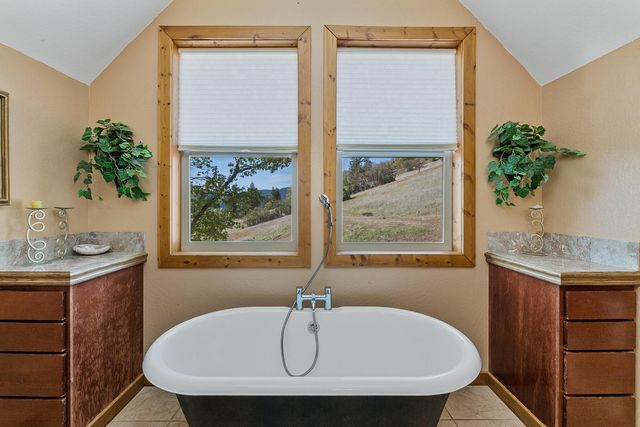 12673 Highway 99 S, Ashland, OR 97520