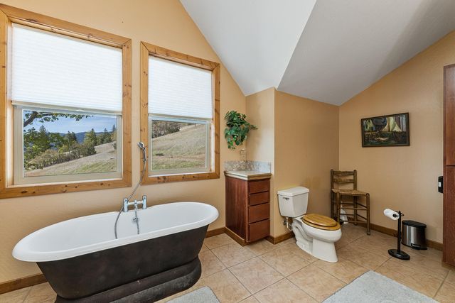 12673 Highway 99 S, Ashland, OR 97520