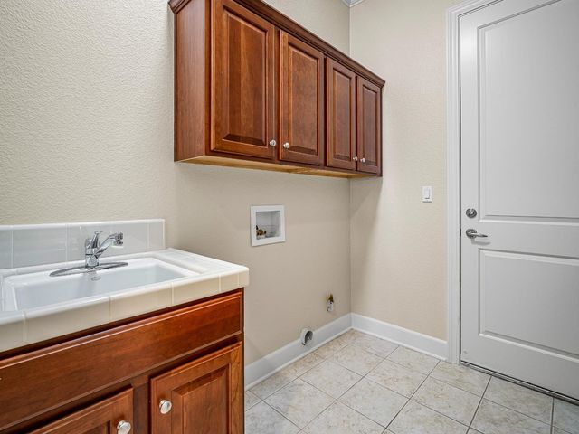 2695 Kingfisher Ln, Lincoln, CA 95648