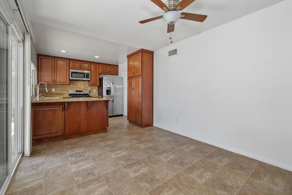 Image 10 of property listing at 1183 Thalia St, San Diego, CA 92154