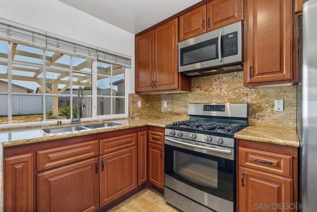 Image 12 of property listing at 1183 Thalia St, San Diego, CA 92154