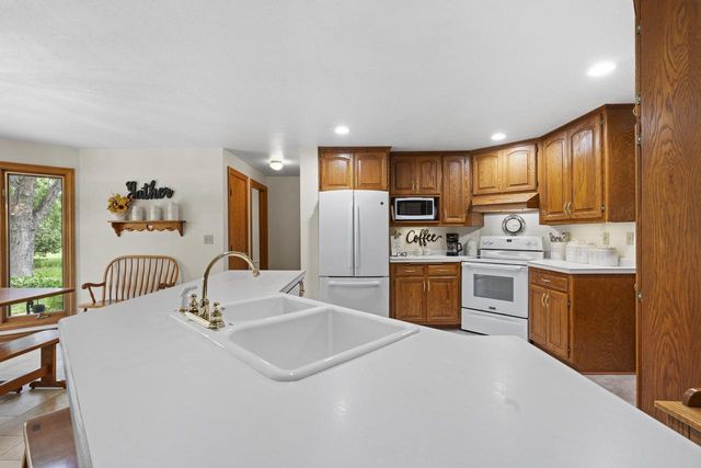 2936 BLUE MOON DRIVE, Green Bay, WI 54311