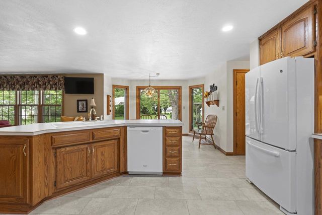 2936 BLUE MOON DRIVE, Green Bay, WI 54311