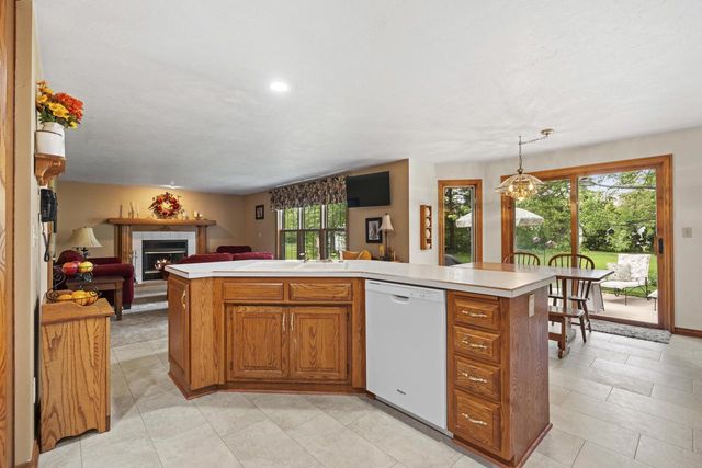 2936 BLUE MOON DRIVE, Green Bay, WI 54311