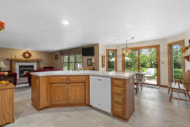 2936 BLUE MOON DRIVE, Green Bay, WI 54311