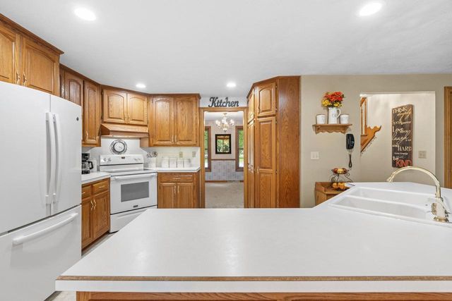2936 BLUE MOON DRIVE, Green Bay, WI 54311