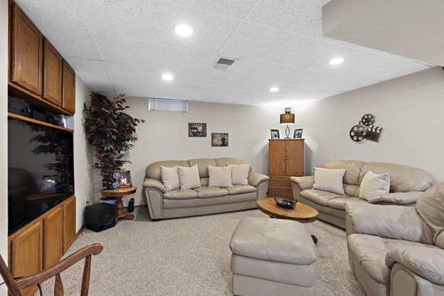2936 BLUE MOON DRIVE, Green Bay, WI 54311