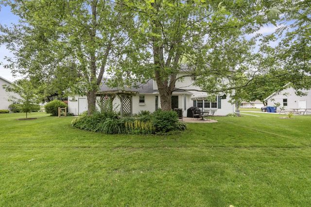 2936 BLUE MOON DRIVE, Green Bay, WI 54311