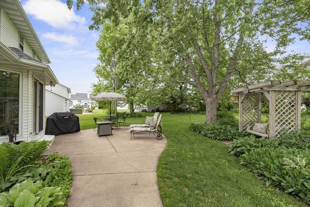 2936 BLUE MOON DRIVE, Green Bay, WI 54311
