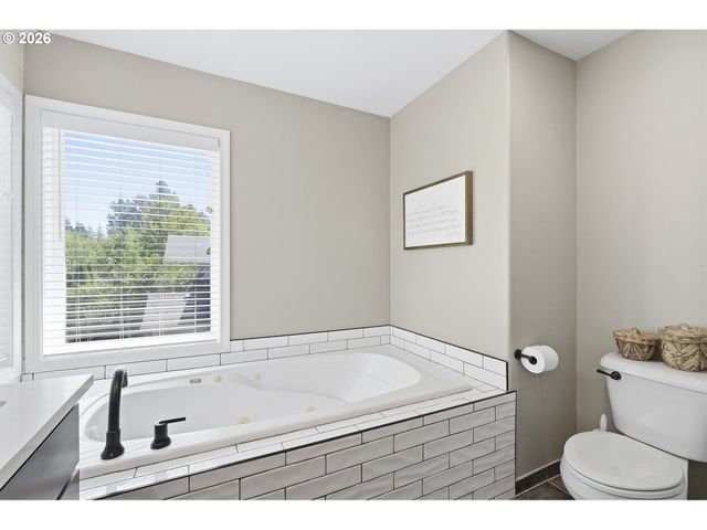 17499 Sw KINGLET Dr, Sherwood, OR 97140