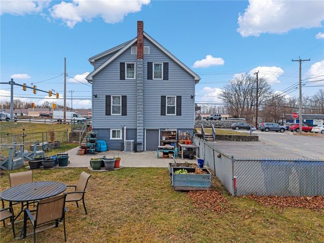 596 Metacom Avenue, Warren, RI 02885