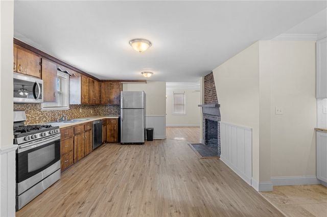 596 Metacom Avenue, Warren, RI 02885