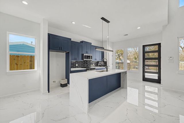 5034 Pershing Street A, Houston, TX 77033