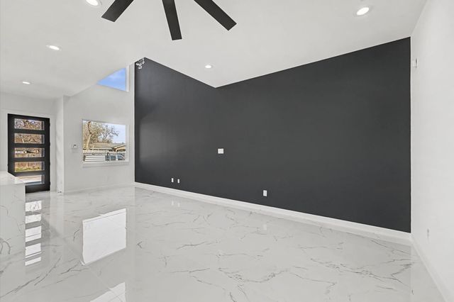 5034 Pershing Street A, Houston, TX 77033