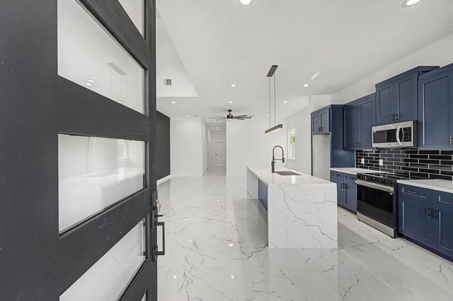 5034 Pershing Street A, Houston, TX 77033