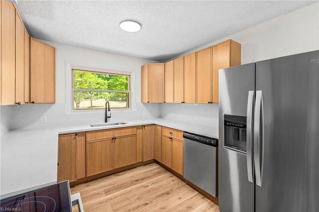 1226 Twin Oak Drive, Winston-salem, NC 27105
