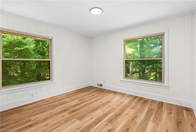1226 Twin Oak Drive, Winston-salem, NC 27105