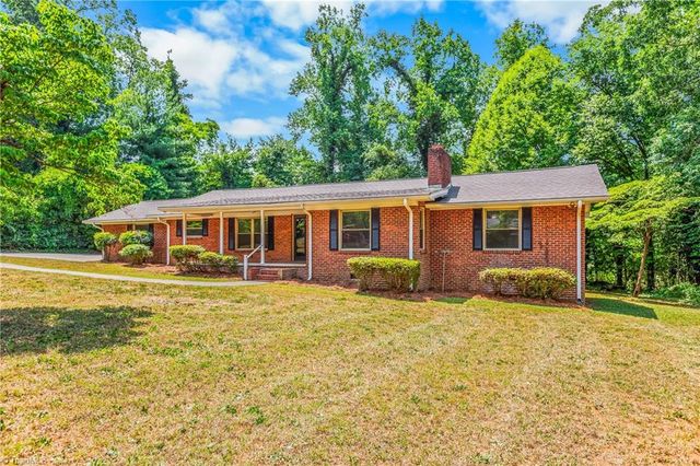 1226 Twin Oak Drive, Winston-salem, NC 27105