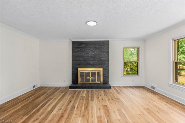 1226 Twin Oak Drive, Winston-salem, NC 27105