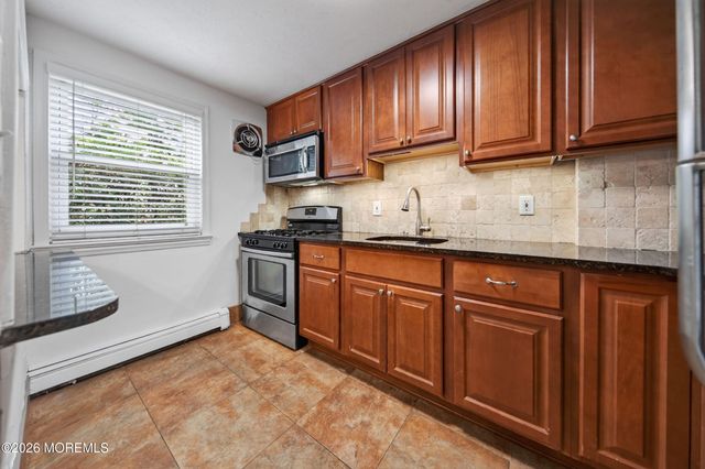 11 Manor Drive 111, Red Bank, NJ 07701