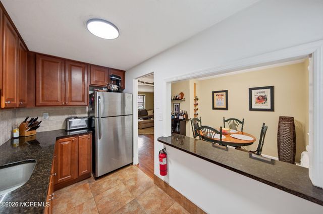 11 Manor Drive 111, Red Bank, NJ 07701
