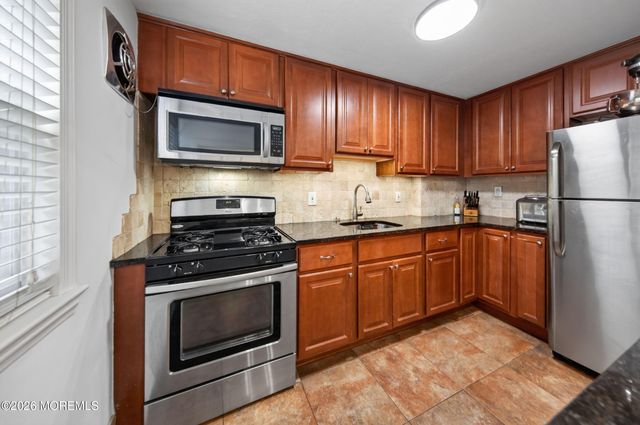 11 Manor Drive 111, Red Bank, NJ 07701