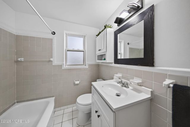 11 Manor Drive 111, Red Bank, NJ 07701