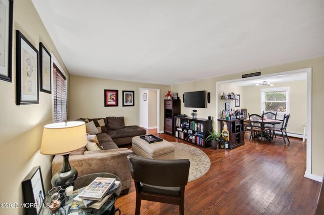 11 Manor Drive 111, Red Bank, NJ 07701