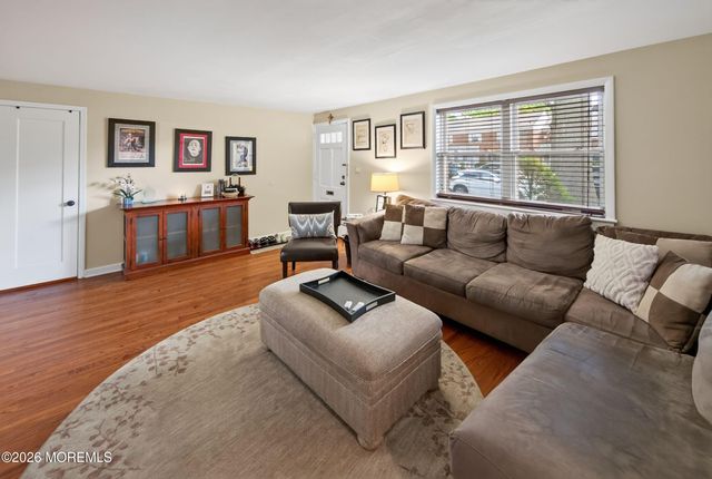 11 Manor Drive 111, Red Bank, NJ 07701