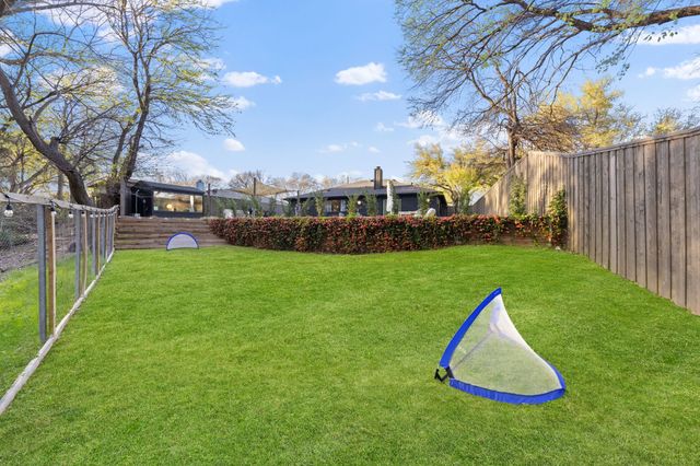 4932 Hollow Ridge, Dallas, TX 75227