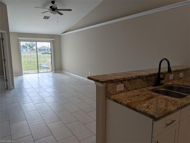 2805 SW 8th PL 2807, Cape Coral, FL 33914