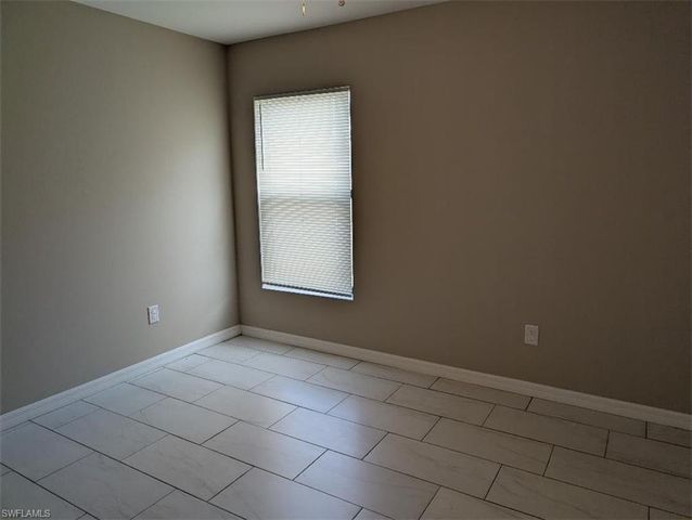 2805 SW 8th PL 2807, Cape Coral, FL 33914