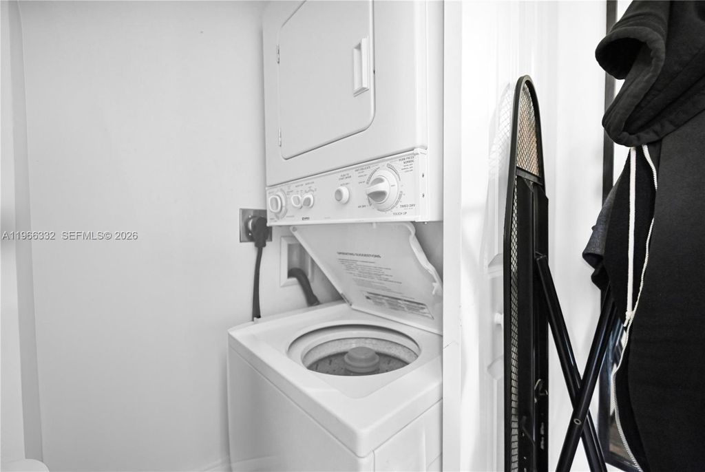 Image 6 of property listing at 621 11th St 101, Miami Beach, FL 33139