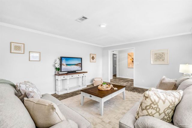 6912 Kitty Hawk Dr, Pensacola, FL 32506