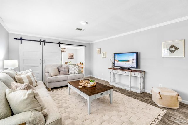 6912 Kitty Hawk Dr, Pensacola, FL 32506