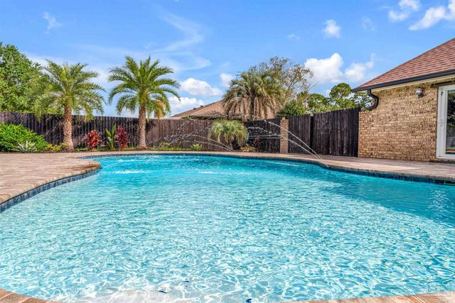 6912 Kitty Hawk Dr, Pensacola, FL 32506