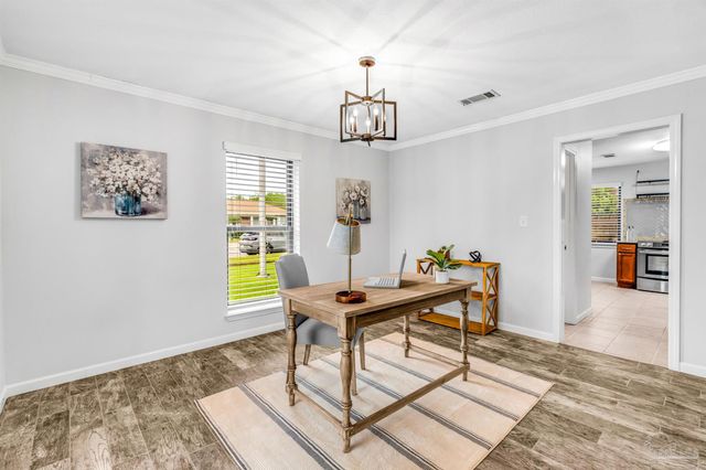 6912 Kitty Hawk Dr, Pensacola, FL 32506