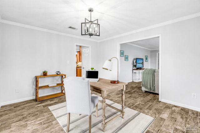 6912 Kitty Hawk Dr, Pensacola, FL 32506