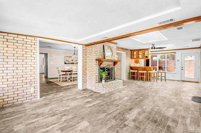 6912 Kitty Hawk Dr, Pensacola, FL 32506