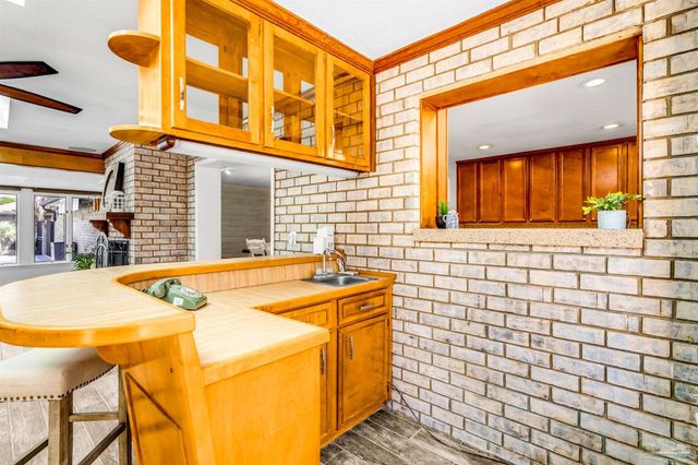 6912 Kitty Hawk Dr, Pensacola, FL 32506