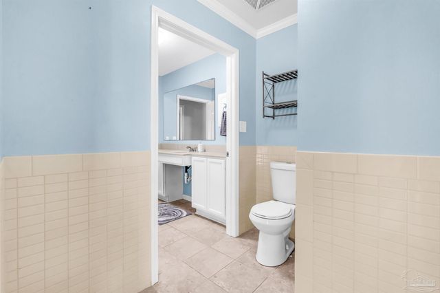 6912 Kitty Hawk Dr, Pensacola, FL 32506