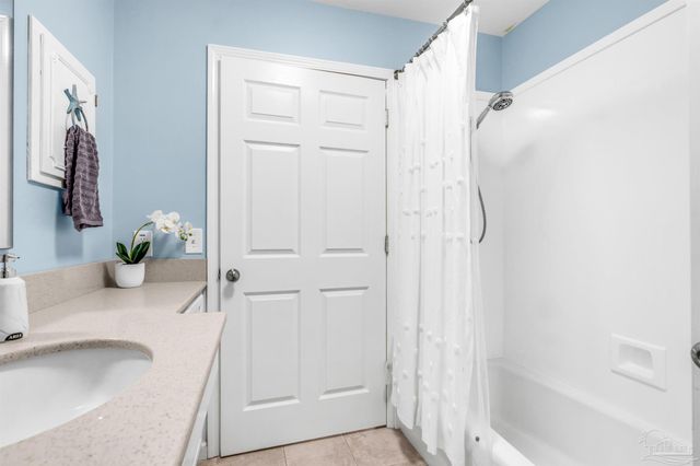 6912 Kitty Hawk Dr, Pensacola, FL 32506