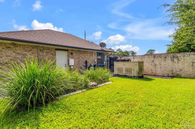 6912 Kitty Hawk Dr, Pensacola, FL 32506