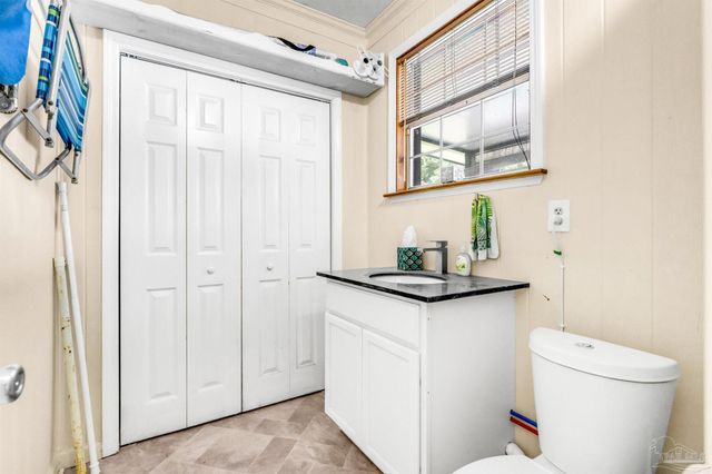 6912 Kitty Hawk Dr, Pensacola, FL 32506