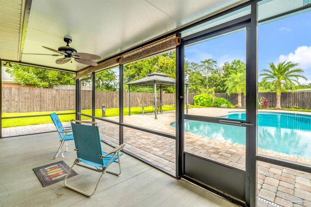 6912 Kitty Hawk Dr, Pensacola, FL 32506