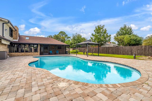 6912 Kitty Hawk Dr, Pensacola, FL 32506