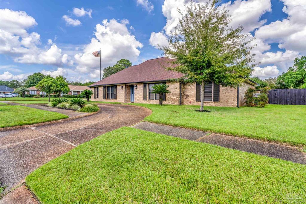 6912 Kitty Hawk Dr, Pensacola, FL 32506